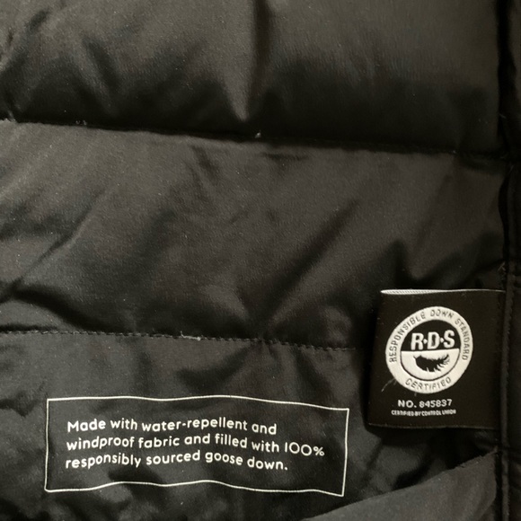 Black light coat with asymmetrical front zipper - Picture 4 of 4